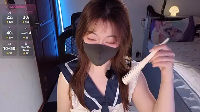 Snapshot of KKi-8 chatting on 06.21.26 KKi-8 online show from 06.21.26