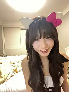 Snapshot of Xiaoyu0012 chatting on 05.05.26 Xiaoyu0012 online show from 05.05.26