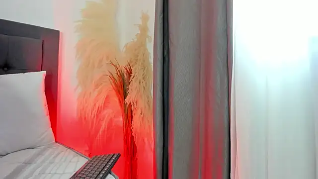 hanna-baker01 online show from 06.20.26