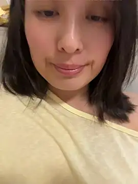 Snapshot of Faye-baby chatting on 05.14.26 Faye-baby online show from 05.14.26