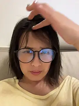 Snapshot of Faye-baby chatting on 05.19.26 Faye-baby online show from 05.19.26