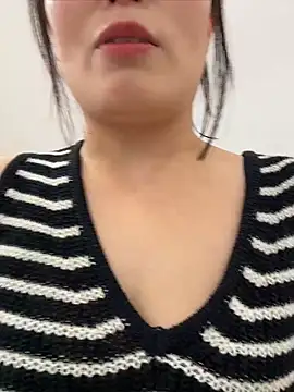 Snapshot of Faye-baby chatting on 05.26.26 Faye-baby online show from 05.26.26