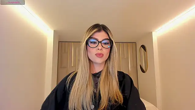 MiaSilvaX online show from 05.14.26
