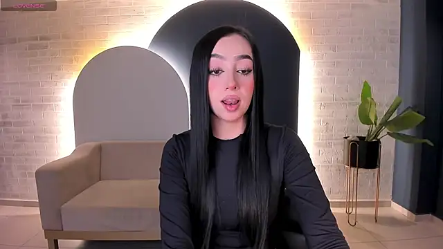 Snapshot of PaulineSanz chatting on 06.01.26 PaulineSanz online show from 06.01.26