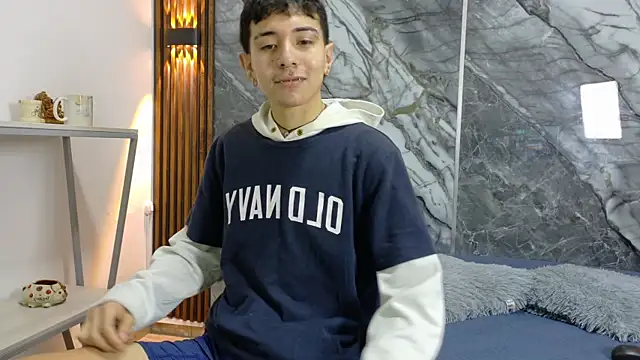 NoahWalker   online show from 06.04.26