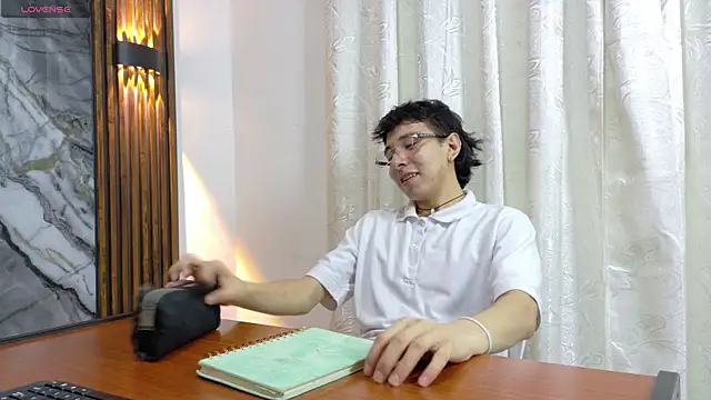 NoahWalker   online show from 07.09.26