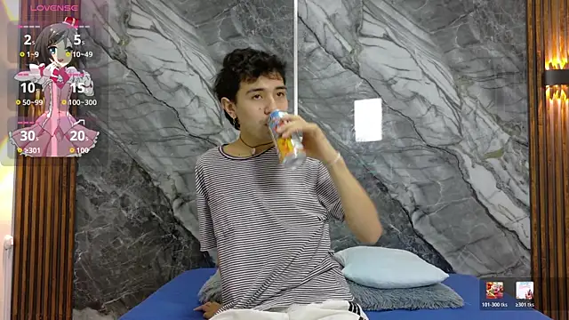 NoahWalker   online show from 07.10.26