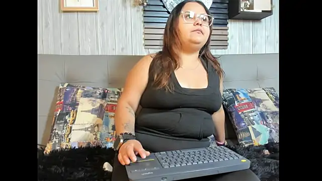 Luna  Cortez online show from 05.06.26