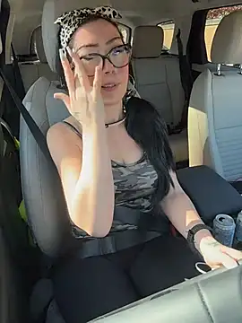 Its Lush Lily online show from 04.27.26