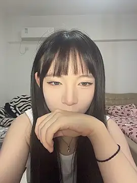 Snapshot of nide-baby chatting on 05.17.26 nide-baby online show from 05.17.26