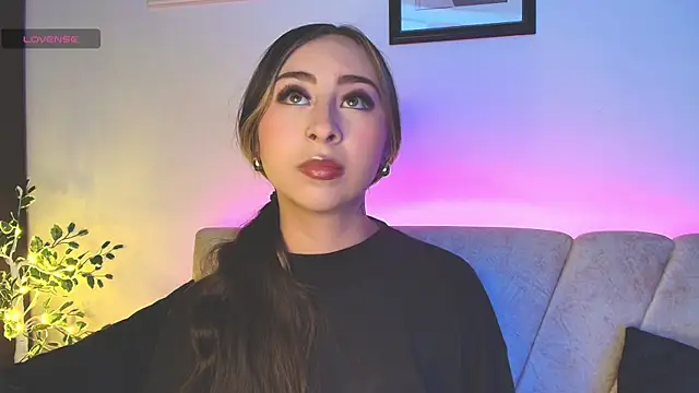 Cloe martinezz  online show from 04.25.26