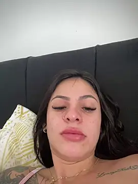 Snapshot of Livia-cortez chatting on 04.17.26 Livia-cortez online show from 04.17.26