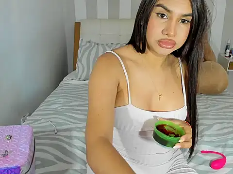 Amber Peiige online show from 05.03.26