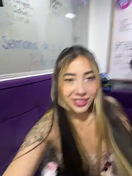 ManuelaVlez online show from 04.21.26