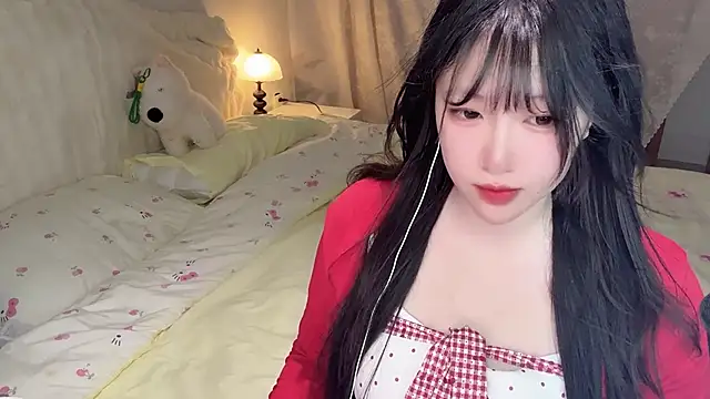 SweetButWildbaby online show from 05.10.26