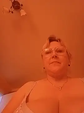 I amVeronicle online show from 06.18.26