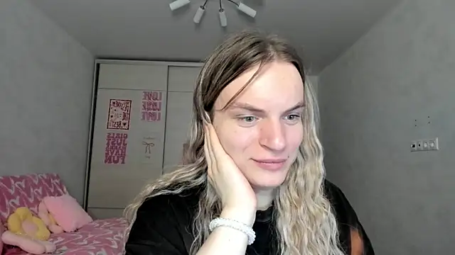 milliKira006 online show from 05.26.26