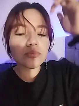Snapshot of Evaa_02 chatting on 07.17.26 Evaa 02 online show from 07.17.26