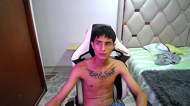 AAA WHITE online show from 04.19.26