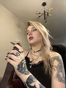 DriveThruCiri online show from 04.26.26