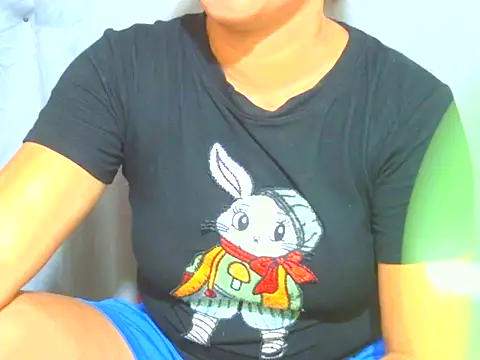 Snapshot of Asian_TightPussy chatting on 05.05.26 Asian TightPussy online show from 05.05.26