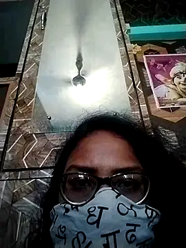 Brownpusi online show from 04.23.26