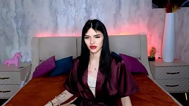 Snapshot of Holly_Beck chatting on 05.25.26 Holly Beck online show from 05.25.26