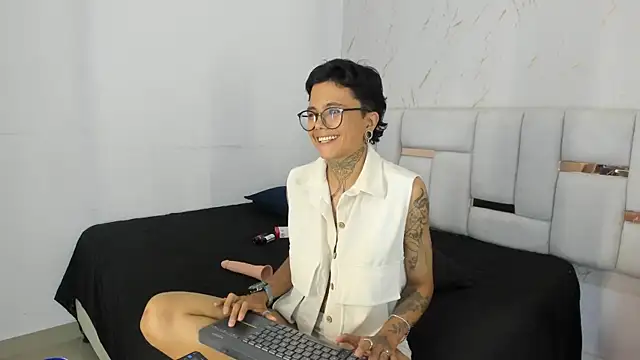 Snapshot of Antony_D_ossa chatting on 05.16.26 Antony D ossa online show from 05.16.26
