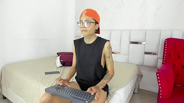 Snapshot of Antony_D_ossa chatting on 05.19.26 Antony D ossa online show from 05.19.26