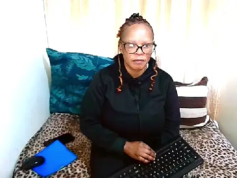 Snapshot of Ebony_Bloom69 chatting on 06.22.26 Ebony Bloom69 online show from 06.22.26