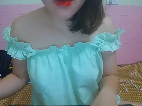 Snapshot of Mimi_200 chatting on 05.13.26 Mimi 200 online show from 05.13.26