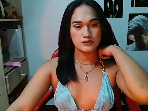 Snapshot of YourHot_Nica chatting on 04.29.26 YourHot Nica online show from 04.29.26