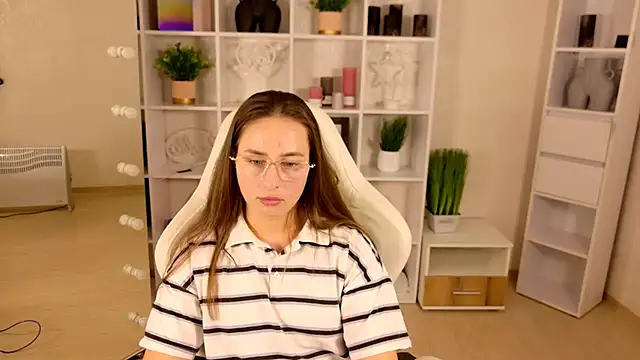 NadinnL online show from 05.26.26