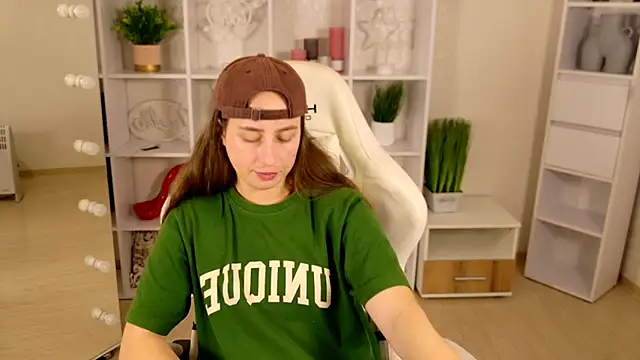 NadinnL online show from 05.31.26