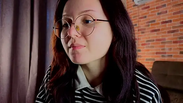 VelrixaThorne online show from 04.25.26