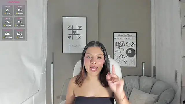 Snapshot of GeorginaMontclair chatting on 04.30.26 GeorginaMontclair online show from 04.30.26