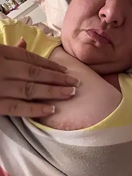 Snapshot of curvymilfmicha chatting on 04.21.26 curvymilfmicha online show from 04.21.26
