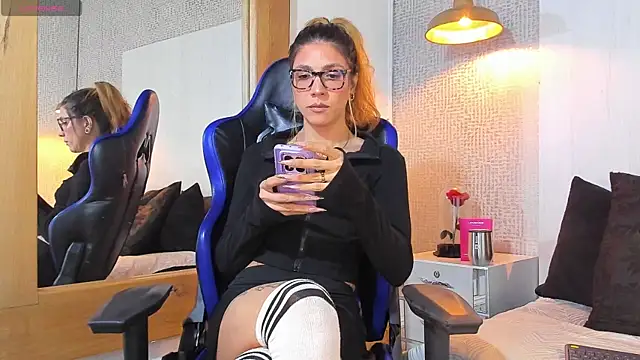 JessieGarvet19 online show from 06.12.26