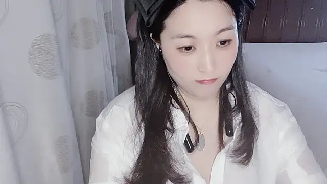 Snapshot of D-Misslu chatting on 06.06.26 D-Misslu online show from 06.06.26