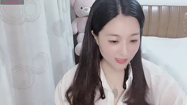 Snapshot of D-Misslu chatting on 06.08.26 D-Misslu online show from 06.08.26