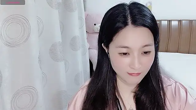 Snapshot of D-Misslu chatting on 06.12.26 D-Misslu online show from 06.12.26