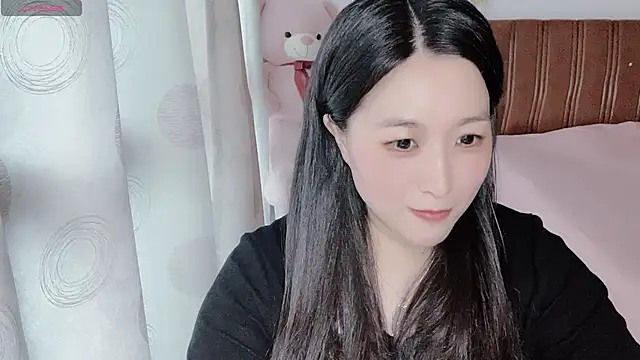 Snapshot of D-Misslu chatting on 06.24.26 D-Misslu online show from 06.24.26
