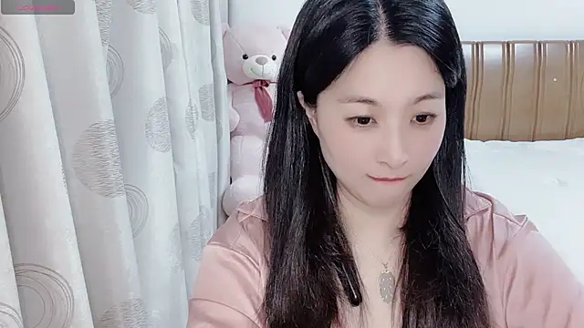 Snapshot of D-Misslu chatting on 06.26.26 D-Misslu online show from 06.26.26
