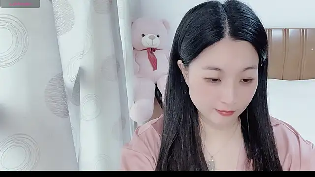 Snapshot of D-Misslu chatting on 06.28.26 D-Misslu online show from 06.28.26