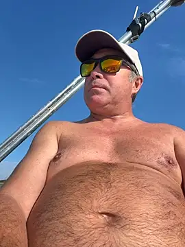 Snapshot of dadbod21 chatting on 07.25.26 dadbod21 online show from 07.25.26
