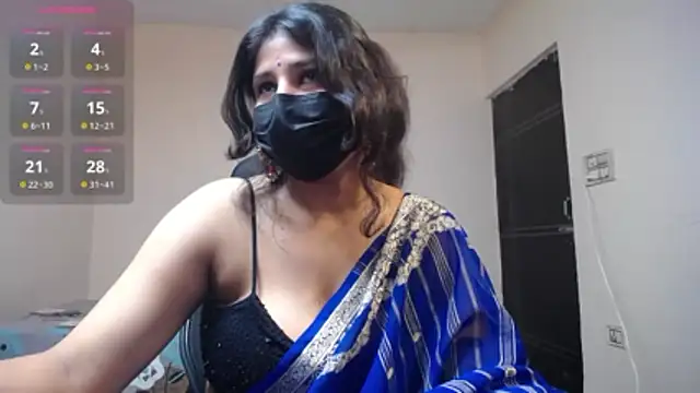 Snapshot of -Queenie chatting on 05.16.26 -Queenie online show from 05.16.26
