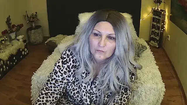 Divineblond online show from 02.06.25