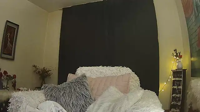 Divineblond online show from 02.17.25