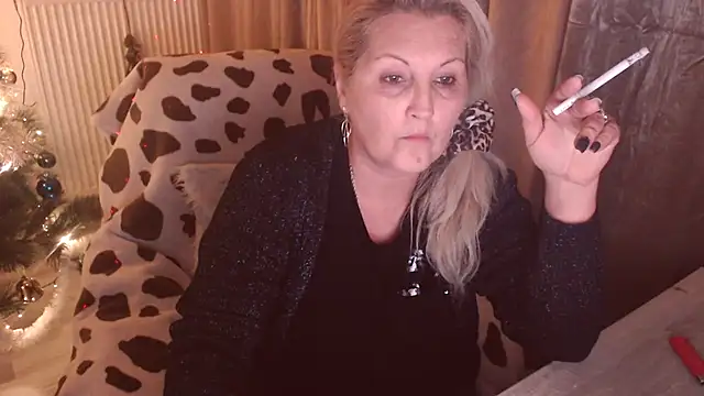 Divineblond online show from 11.24.25