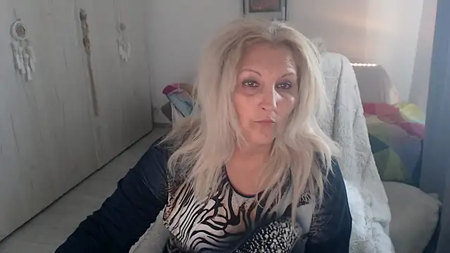 Divineblond online show from 05.14.26